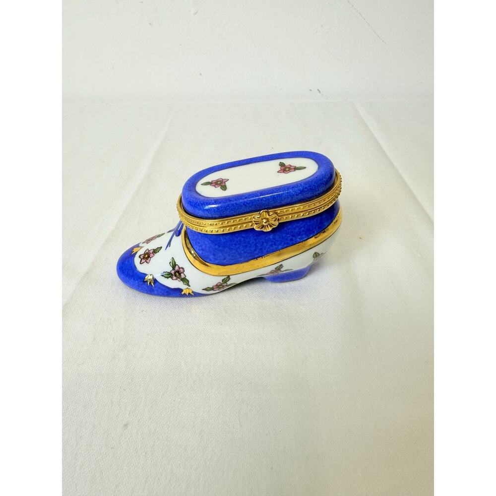 Vtg CBK Ceramic Blue And White Whimsical Shoe Trinket Box - Picture 2 of 8